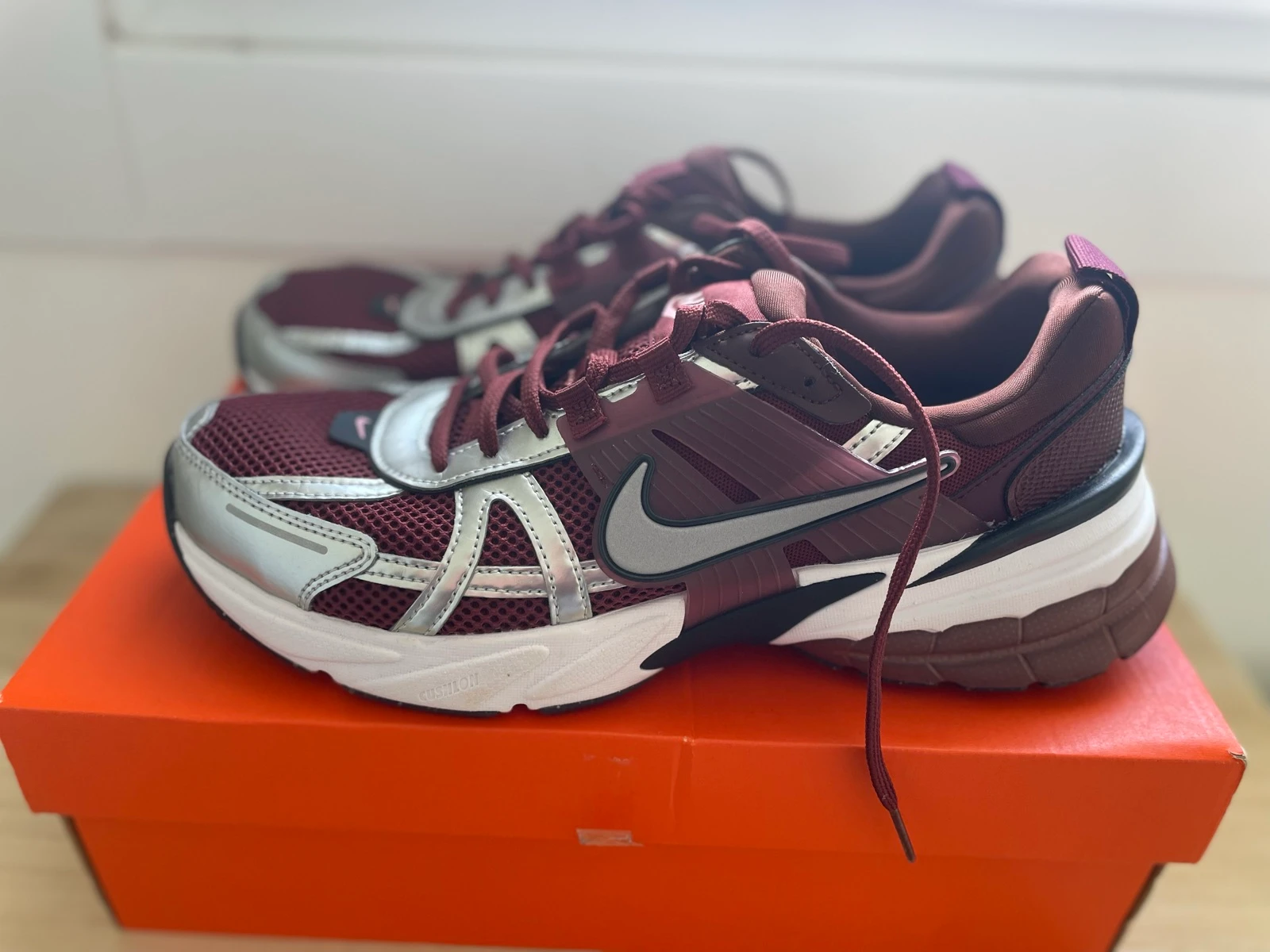 Nike v2k run 